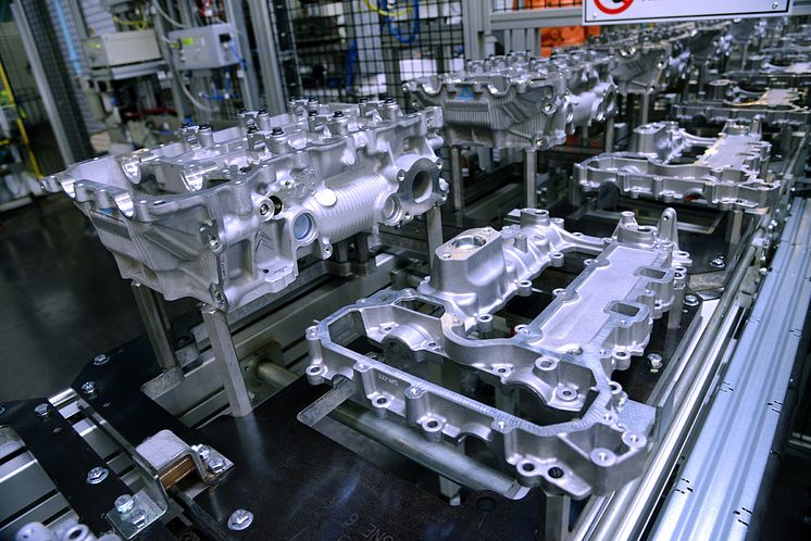 Peugeots bensinmotor prisad som årets bästa i sin kategori i “International Engine of the Year Award 2015”