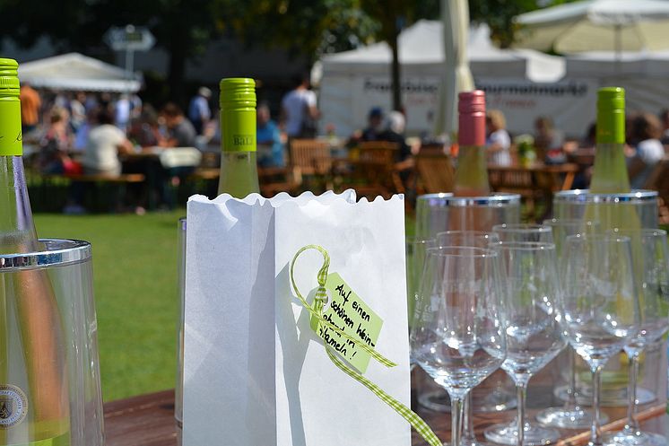 Weindekoration beim Weinfest in Hameln.jpg