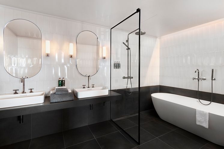 Sky-level-executive-suite-bathrom-clarion-hotel-karlatornet.jpg