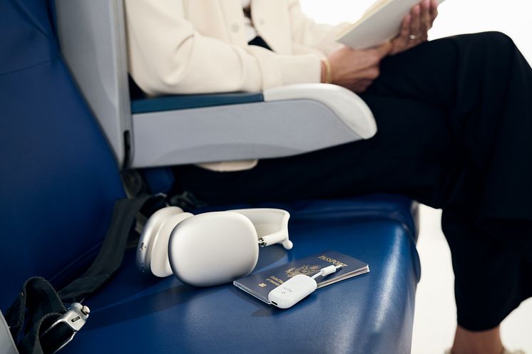 12s_AirFlyPro2_Studio_Seat_1_HiRes.jpg