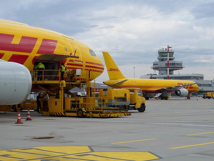 DHL planes at Linz airport.JPG