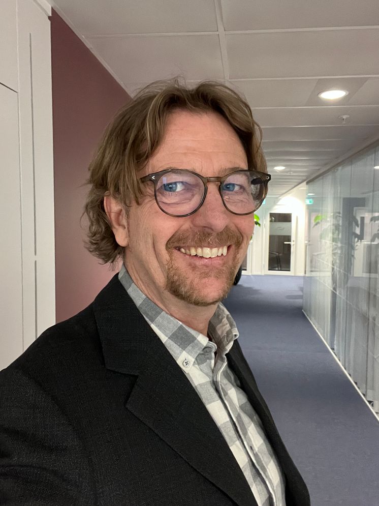 Jonas Bygdeson på kontor.JPG