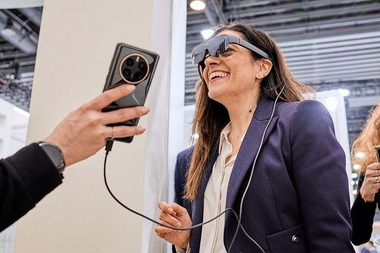 Huawei Vision Glass at MWC 2023