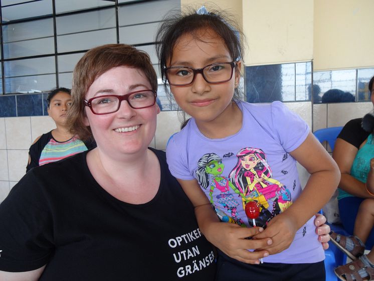 Joana, 7 år, fick hjälp med nya glasögon – Peru 2014