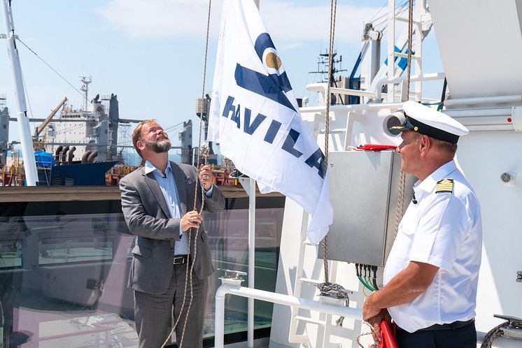 Havila Kystrutens flag raised on Havila Polaris