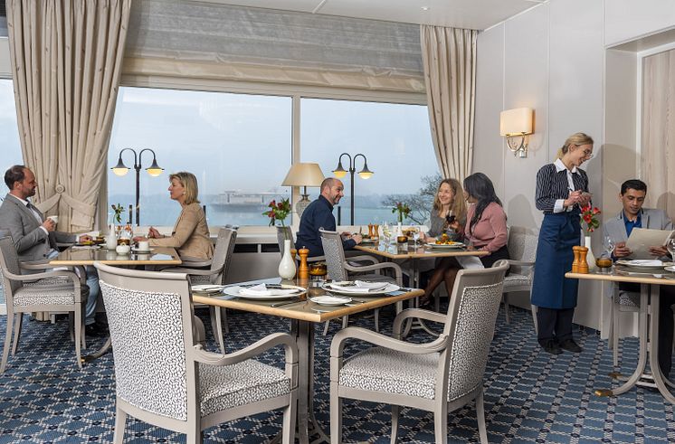 Freshly renovated with a wonderful view: the restaurant at the Maritim Hotel Kiel, Germany.