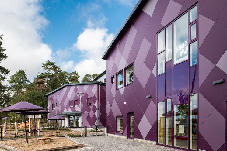 Skiftinge förskola lila sidobyggnader