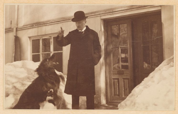 Photo: Edvard Munch with his dog Boy