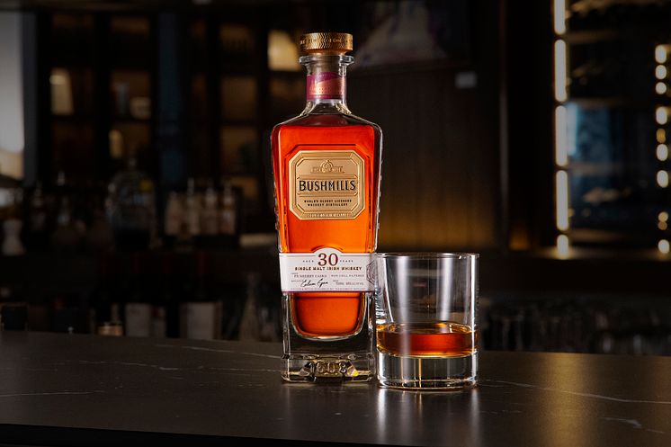 Bushmills 30 + glass