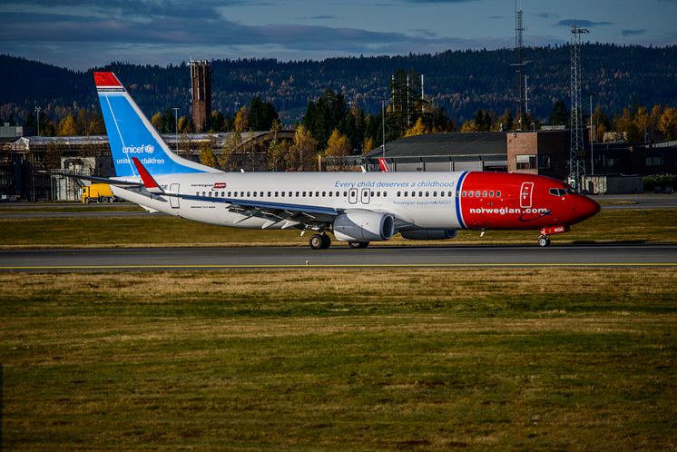 Norwegians UNICEF-fly LN-NGE