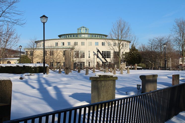 Kulturhuset Fyren i vinterskrud