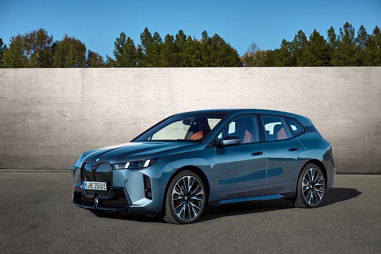 BMW iX