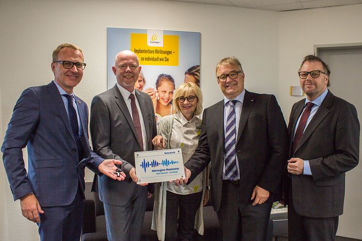 Hörregion Hannover ehrt Cochlear für regionales Engagement