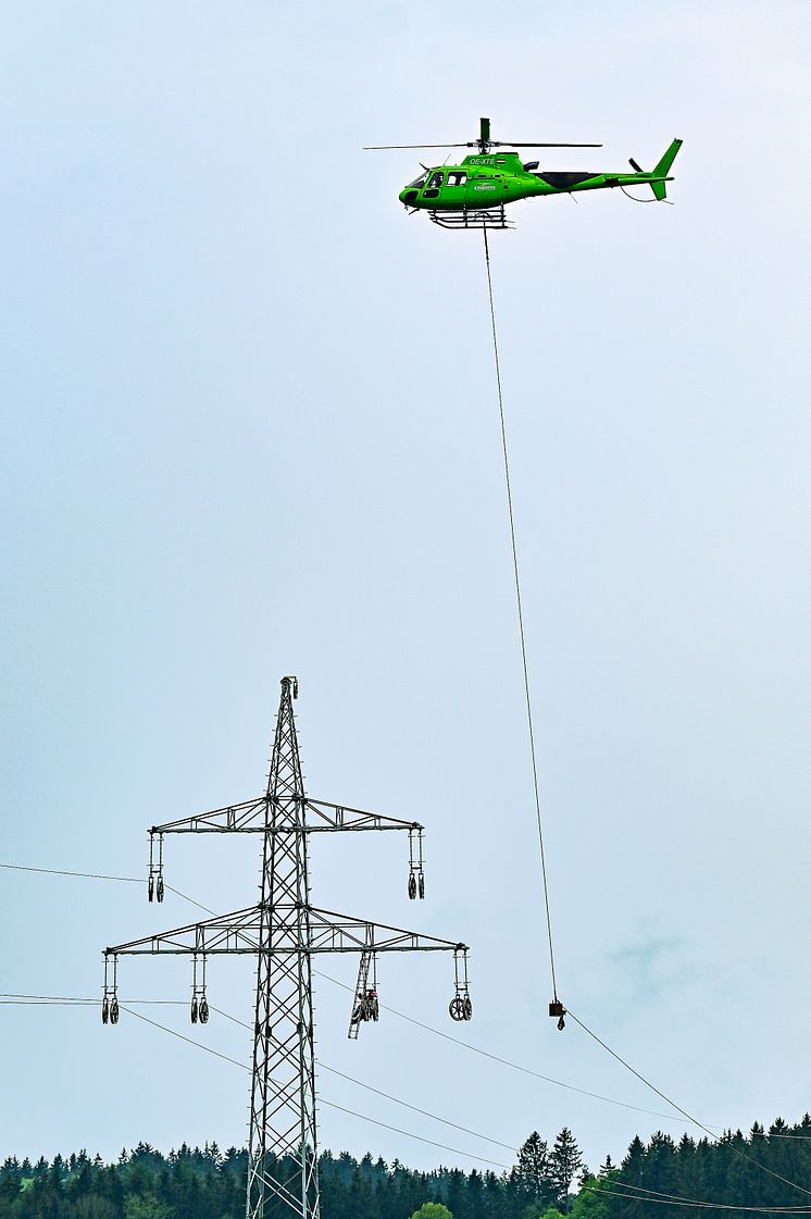 20230519_Helikoptereinsatz Leitungserneuerung_hoch