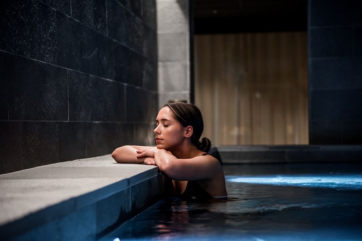 Billingehus-pool-varm-kalla-earth-spa-5646.jpg
