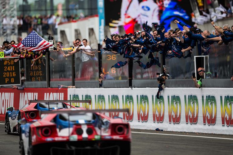 A Ford győzött Le Mans-ban! 