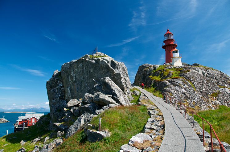 Ona Lighthouse- Photo - Øyvind Heen - VisitNorway.com.jpg