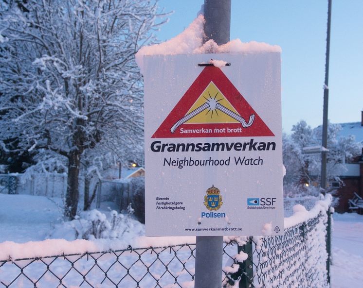 24705388-grannsamverkan-pa-vintern