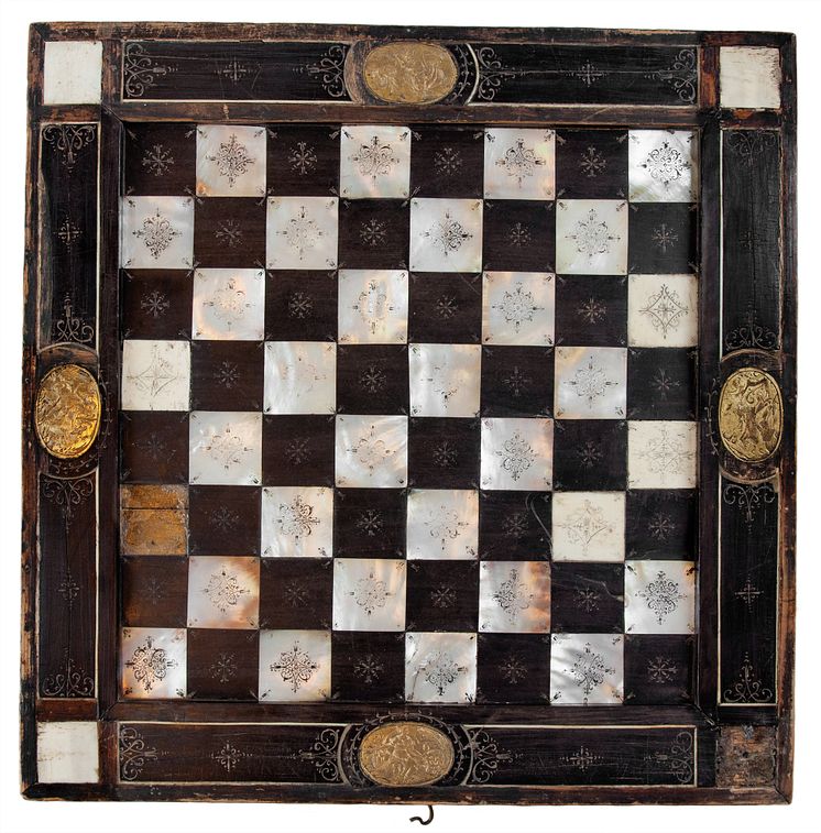 Spellåda med brädspel, 1600-tal, troligen sydtysk tillverkning, foto. ©Nordiska museet