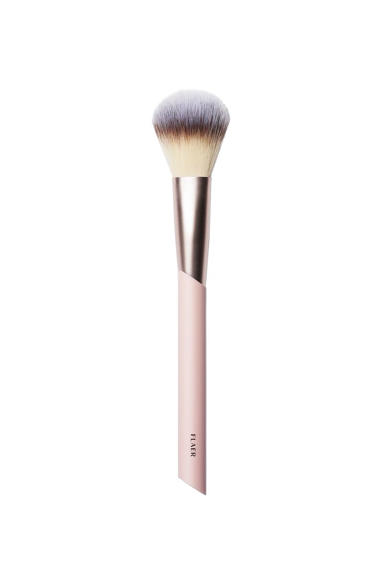 FLAER 204 Flared Blush Brush