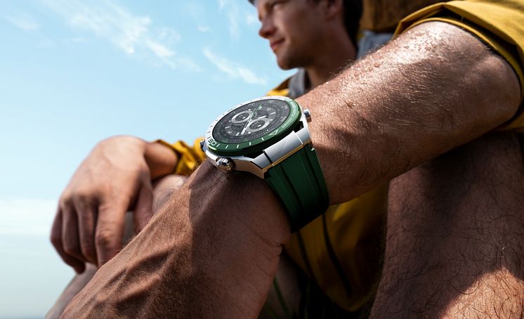 Huawei Watch Ultimate Green outdoor 1_EN_JPG_0828.jpg