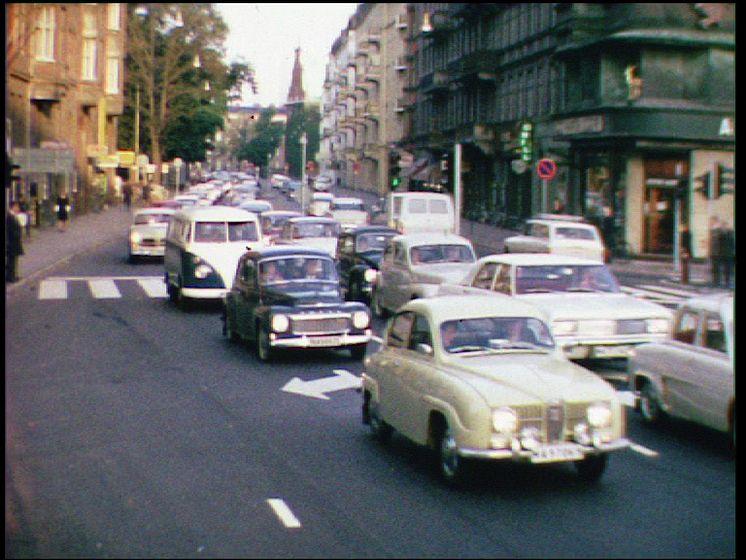 Högeromläggning. Från Här & Då - historisk film på stan under Nordisk Panorama