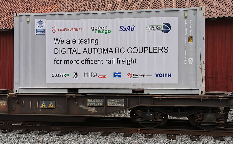 Automatkoppel Container eng text pressrum.png