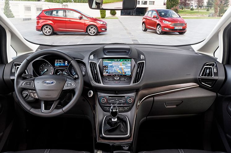  A Ford C-MAX és Grand C-MAX kézhasználat nélkül működő technológiákkal és intelligens vezetősegítő rendszerekkel szolgálja az aktív családok kényelmét