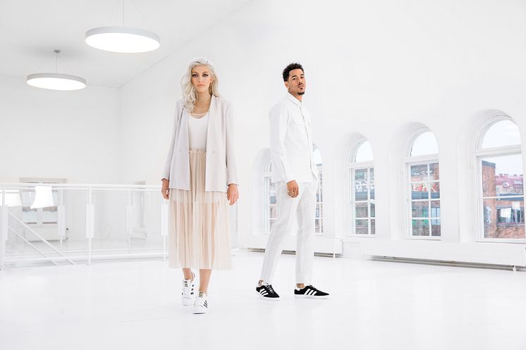 Sofia Karlberg och Matar "Näääk" Samba frontar Scoretts kampanj Sneakers Corner 2017