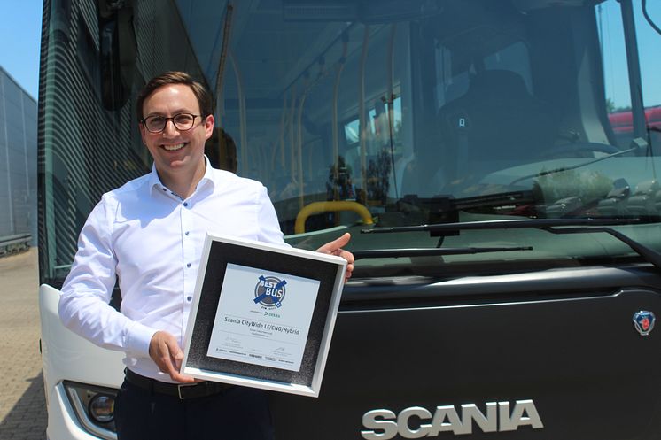 Luc Moulin mit ETM Award 2020 für Scania Stadtlinienbusse