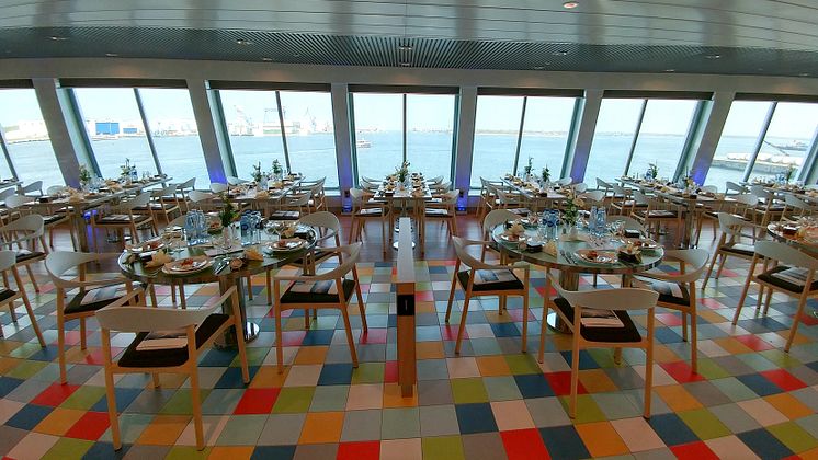 Restaurant auf Scandlines' neuer Hybridfähre "Berlin"