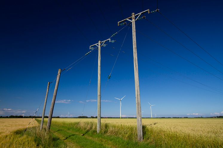 Electricity supply with wind turbines in the countryside