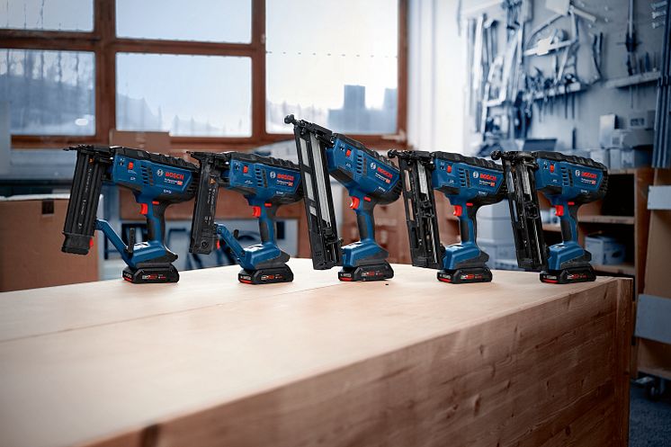 o451948v186 Cordless_Nailer_Range_Application_1657_Bluelook.jpg