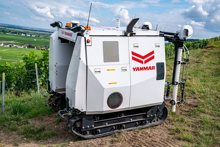 YV01 Yanmar Autonomous Sprayer 1.jpg