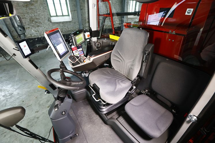 HORSCH Leeb 8.300 PT