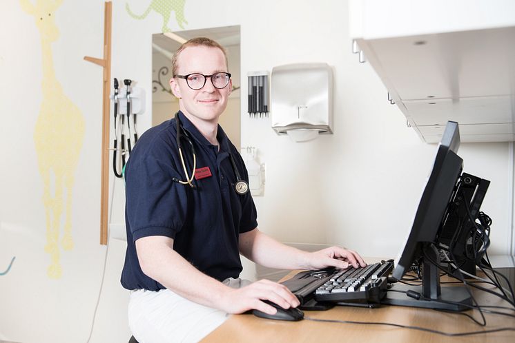 Petter Tuorda, specialist i allmänmedicin och verksamhetschef på Cederkliniken.