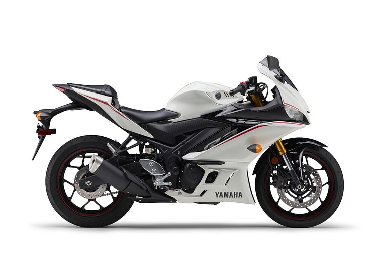 2018101502_012xx_YZF-R3_ABS_WHITE_METALLIC_6_1_4000