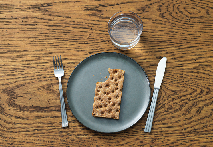 Crispbread and water