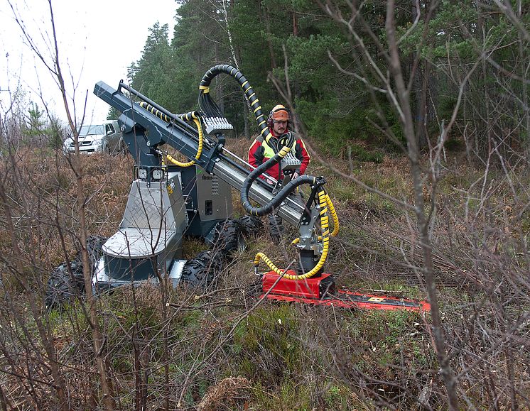 Ebeaver med röjningsaggregat