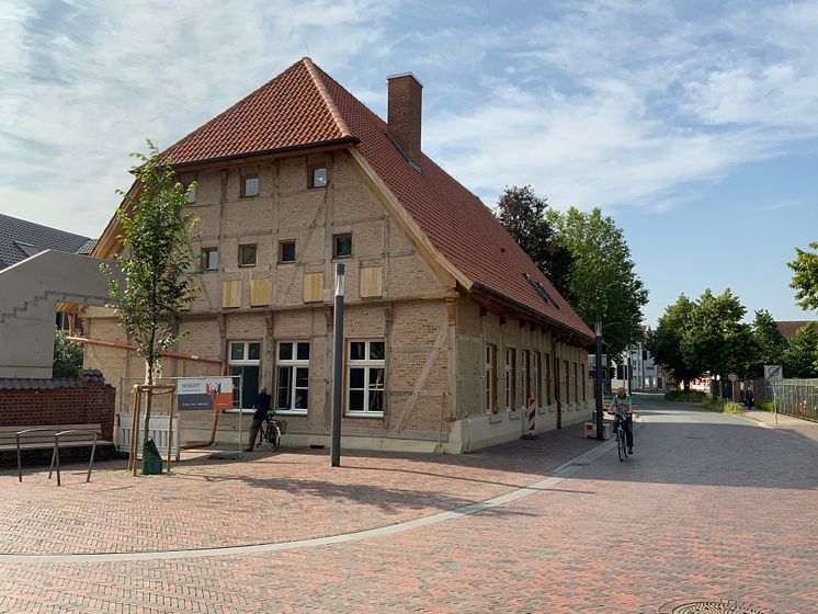 Die Restaurierung des „Alten Zollhauses“ hat Burkhard Inkmann über ein Jahr herausgefordert − das Ergebnis ist der RM Sanierungspreis 2021 in der Kategorie Holz!