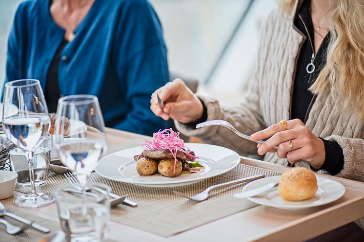 HX Hurtigruten Expeditions - Restaurant Aune_ on MS Fridtjof Nansen -Photo, Agurtxane Concellon