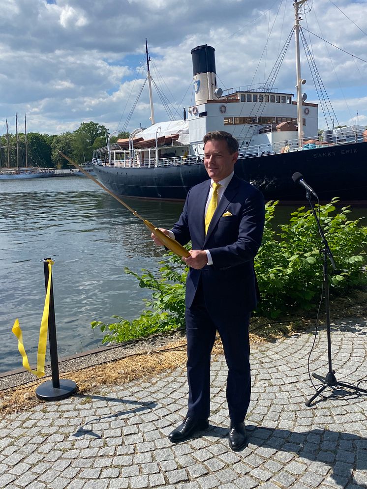 Joakim Larsson inviger Djurgårdsstrand