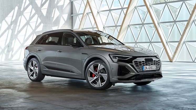 Audi Q8 e-tron cover