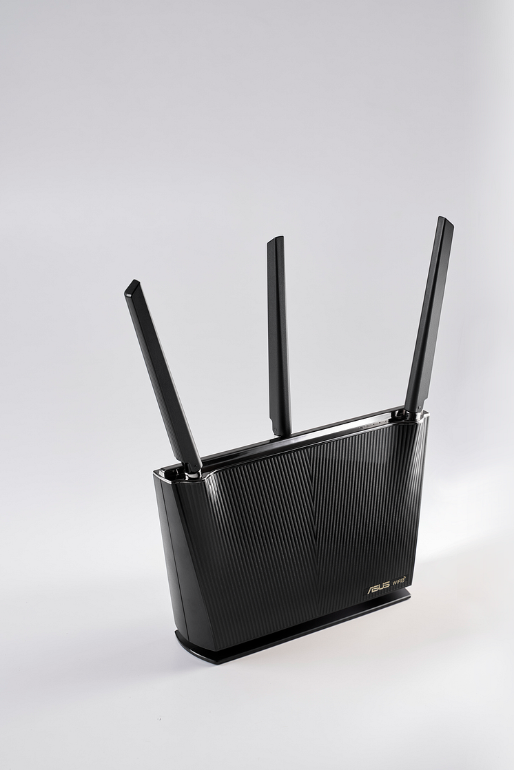 2-RT-AX68U-photo-right-black-1.png