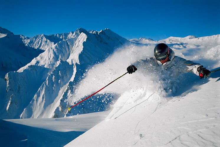 Powderfahren in der Silvretta Arena, Samnaun (Graubünden).