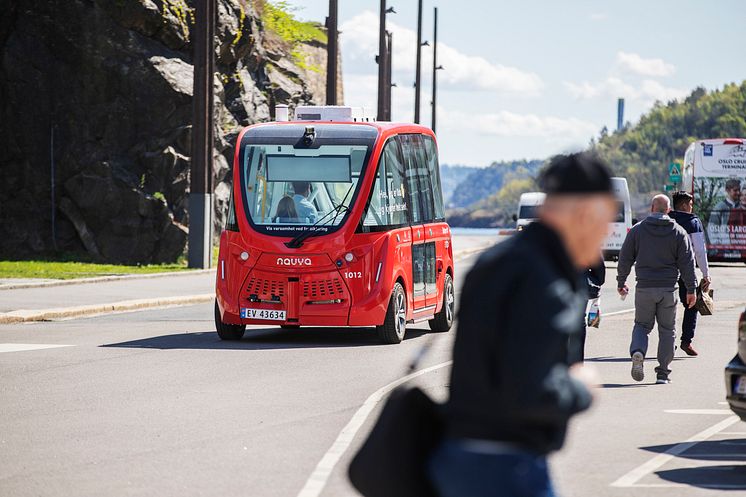 Bilde av selvkjørende buss på Akershusstranda