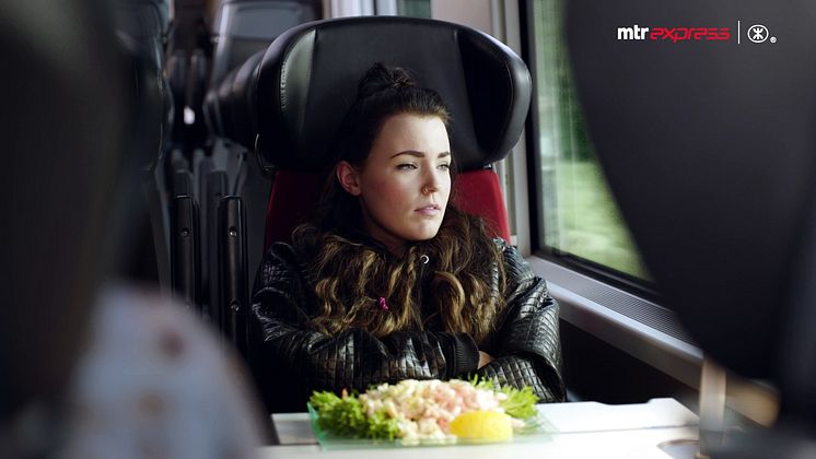 Miriam Bryant förkroppsligar Göteborg i MTR Express reklamfilm
