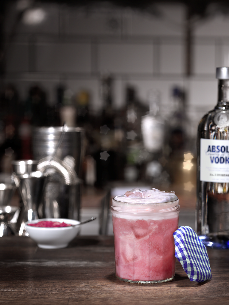 Absolut lanserer Absolut Originality akkopagnert av cutting-edge cocktails. 