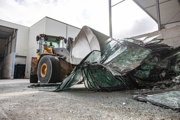 Beskadigede ruder afleveres til Reiling Glas Recycling