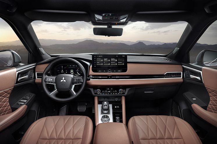 New Outlander PHEV_018L.jpg
